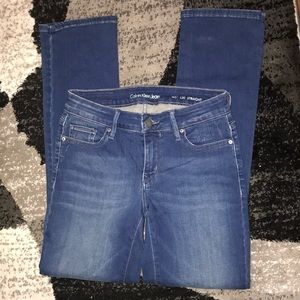 “CALVIN KLEIN” Straight Leg Jeans 👖 (in EUC)!